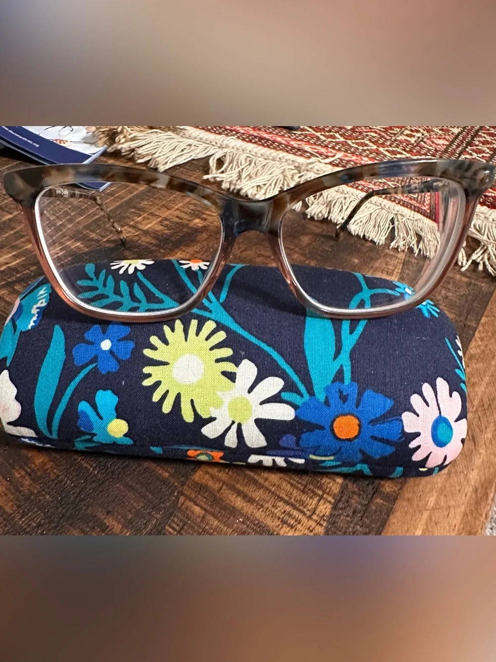 Vera Bradley Natalyn moonlight garden  Eyeglasses with matching case